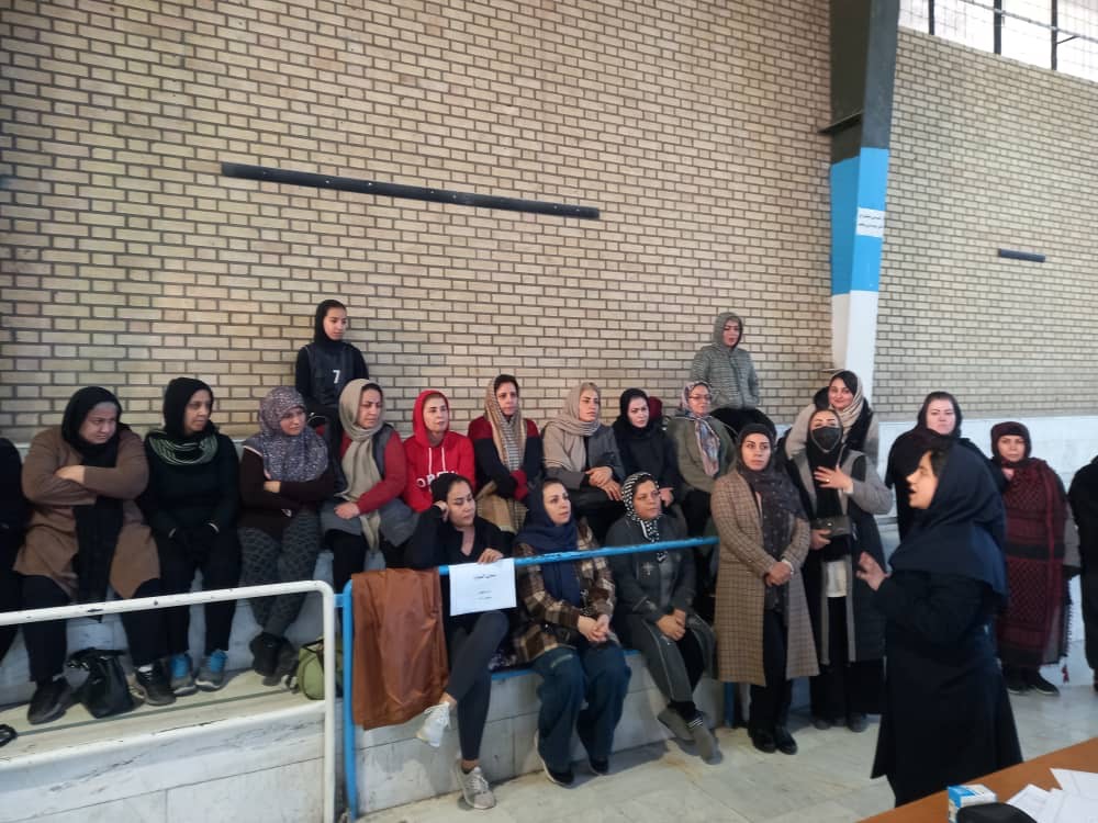 ارائه خدمات دوره ای سلامت به  بانوان ورزشکار در سالن ورزشی البرز